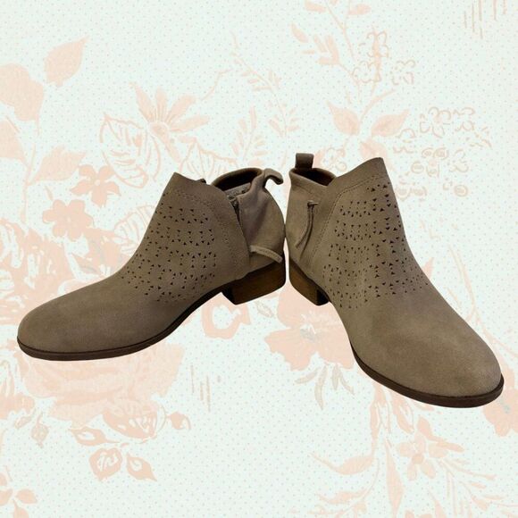 Toms Shoes - Tom's Ankle Booties Women’s Taupe Suede Size 7 Desert